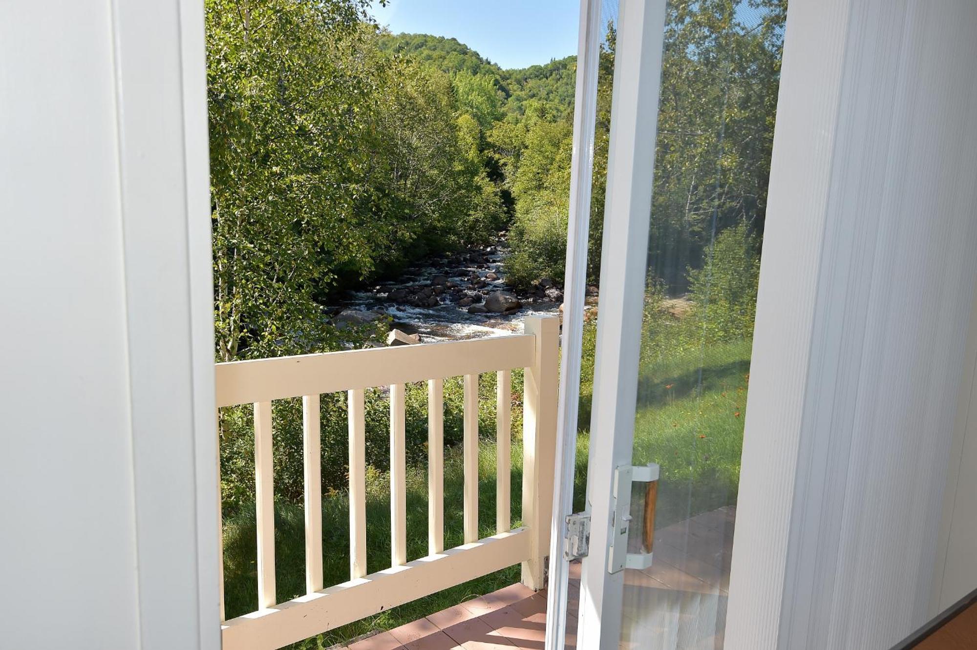 Motel Et Chalets Bo-Fleuve Evangeline Saint-Siméon Room photo