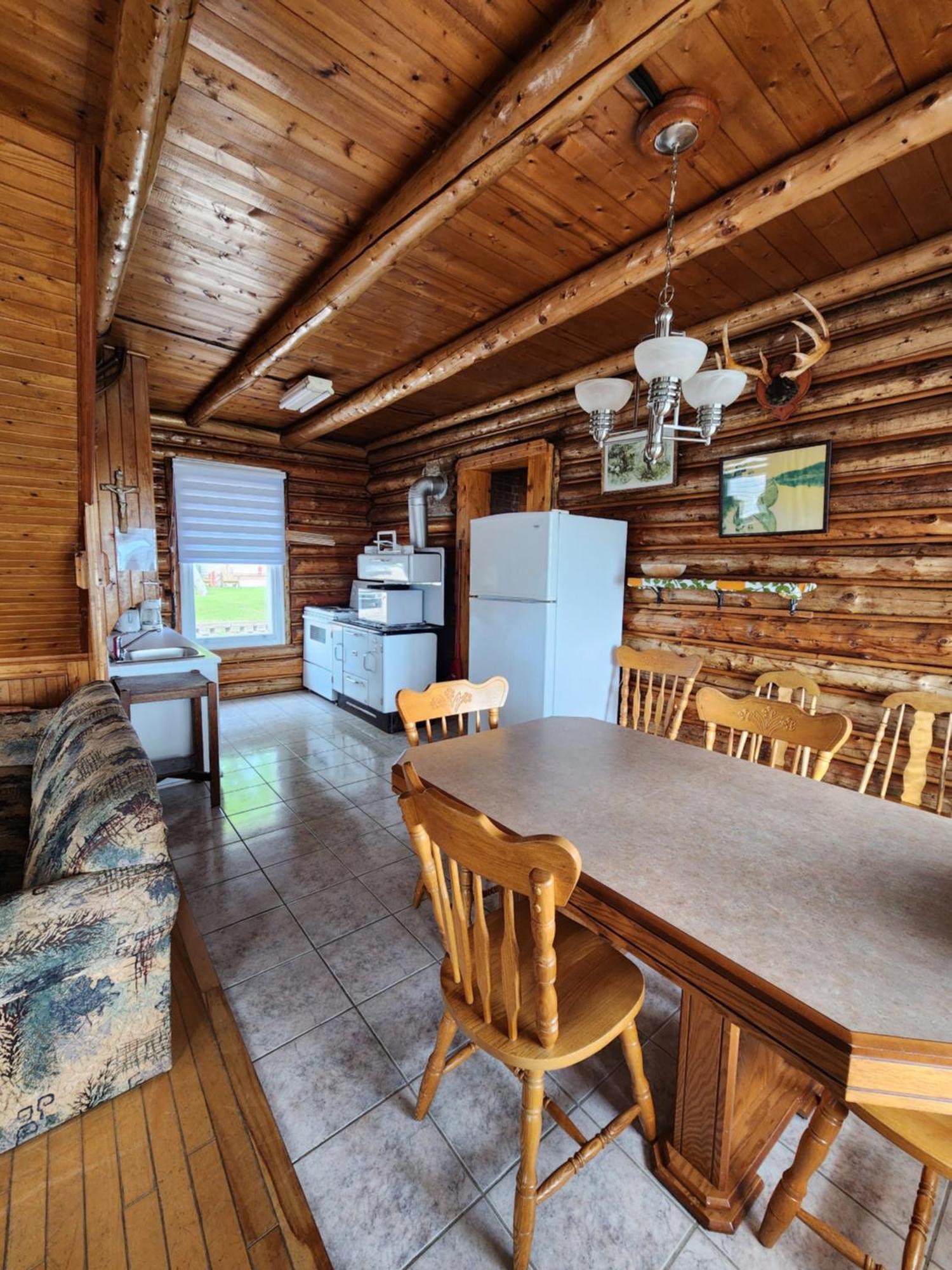 Motel Et Chalets Bo-Fleuve Evangeline Saint-Siméon Exterior photo