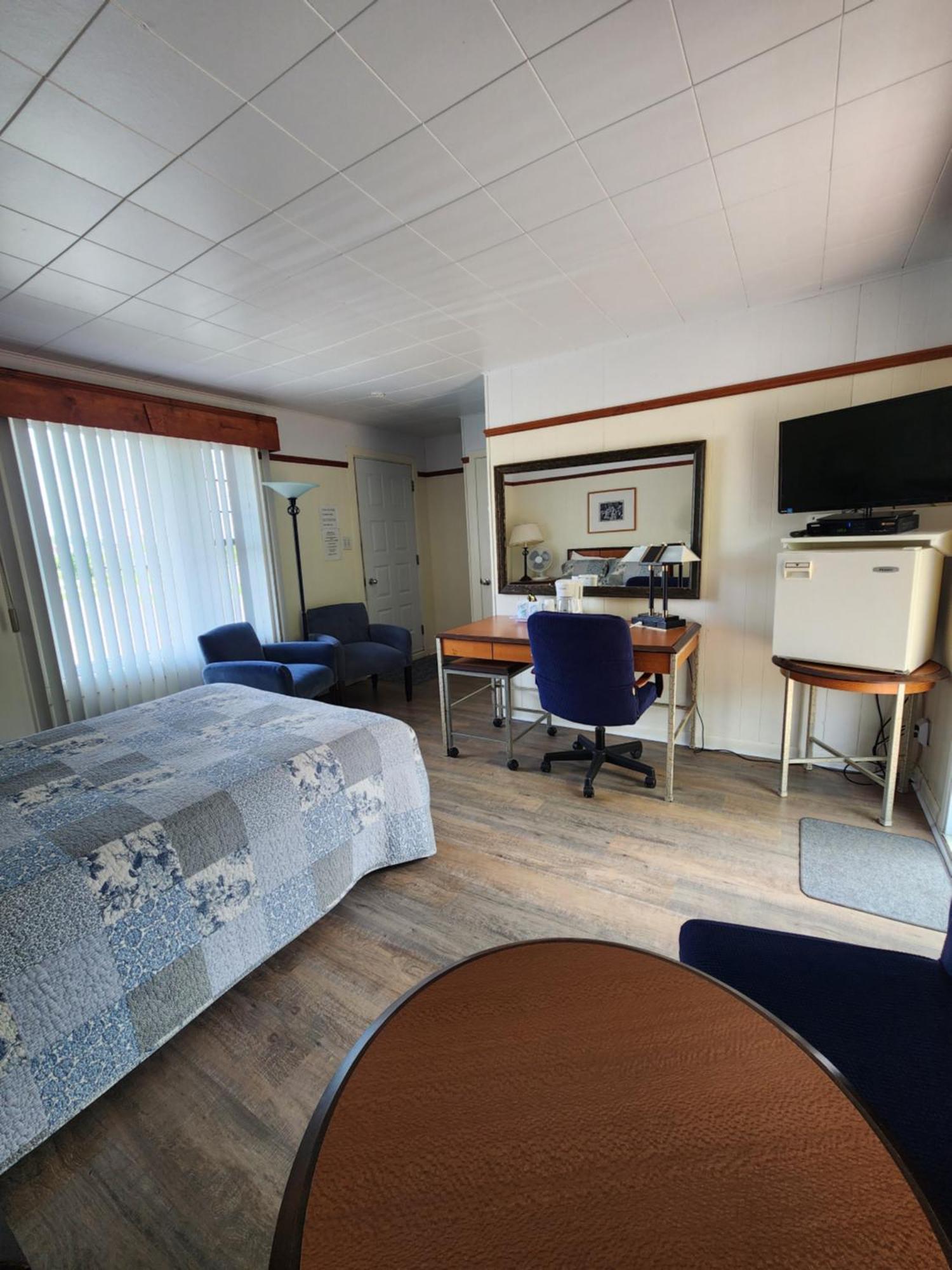 Motel Et Chalets Bo-Fleuve Evangeline Saint-Siméon Exterior photo